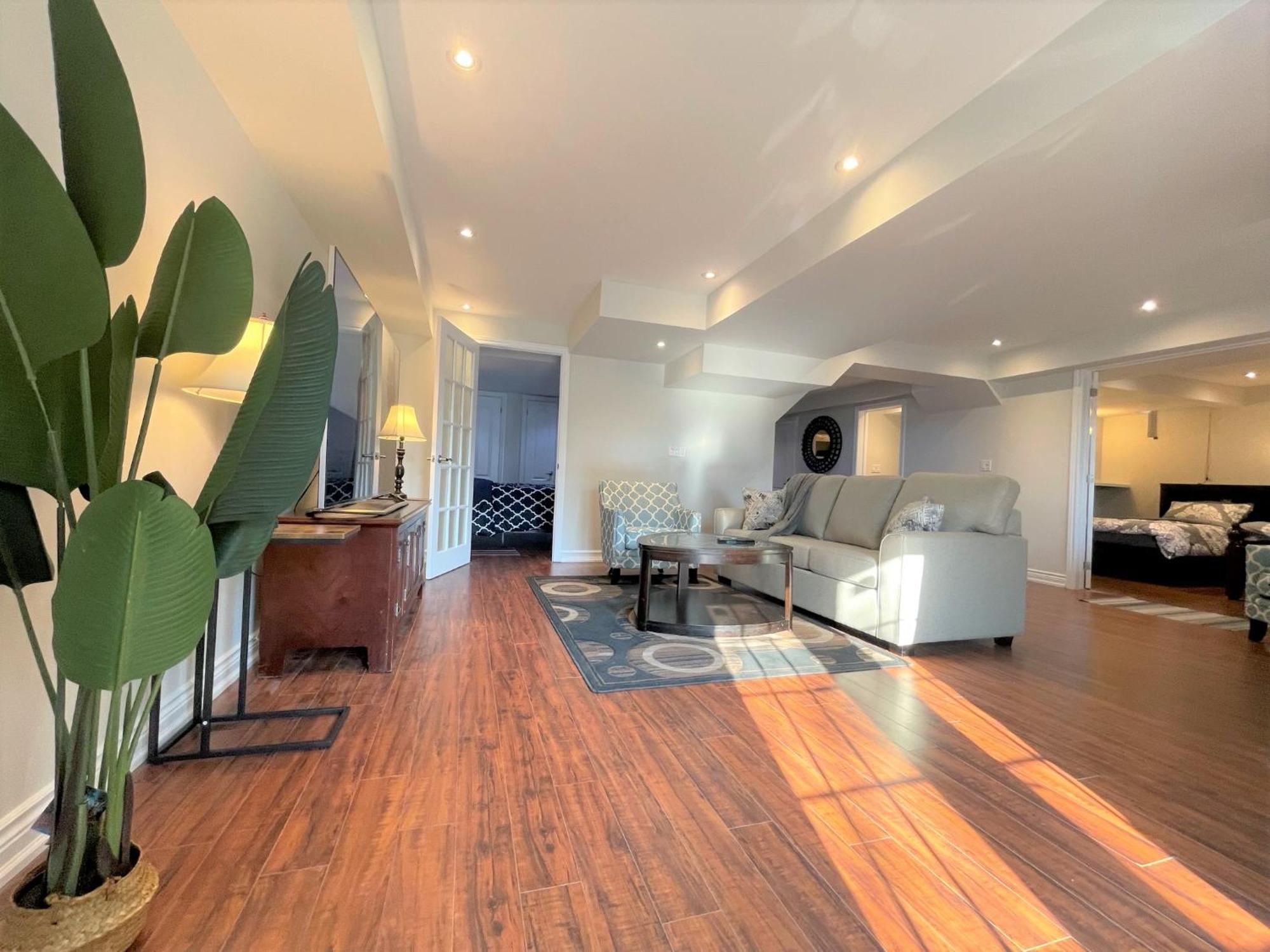 Cozy Lovely Ravine Facing Suite. 密西沙加 外观 照片