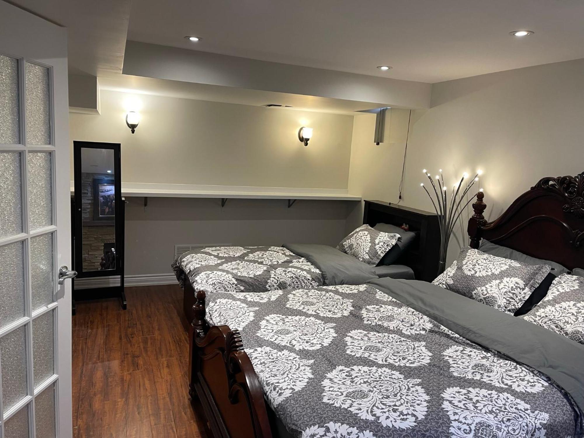Cozy Lovely Ravine Facing Suite. 密西沙加 外观 照片